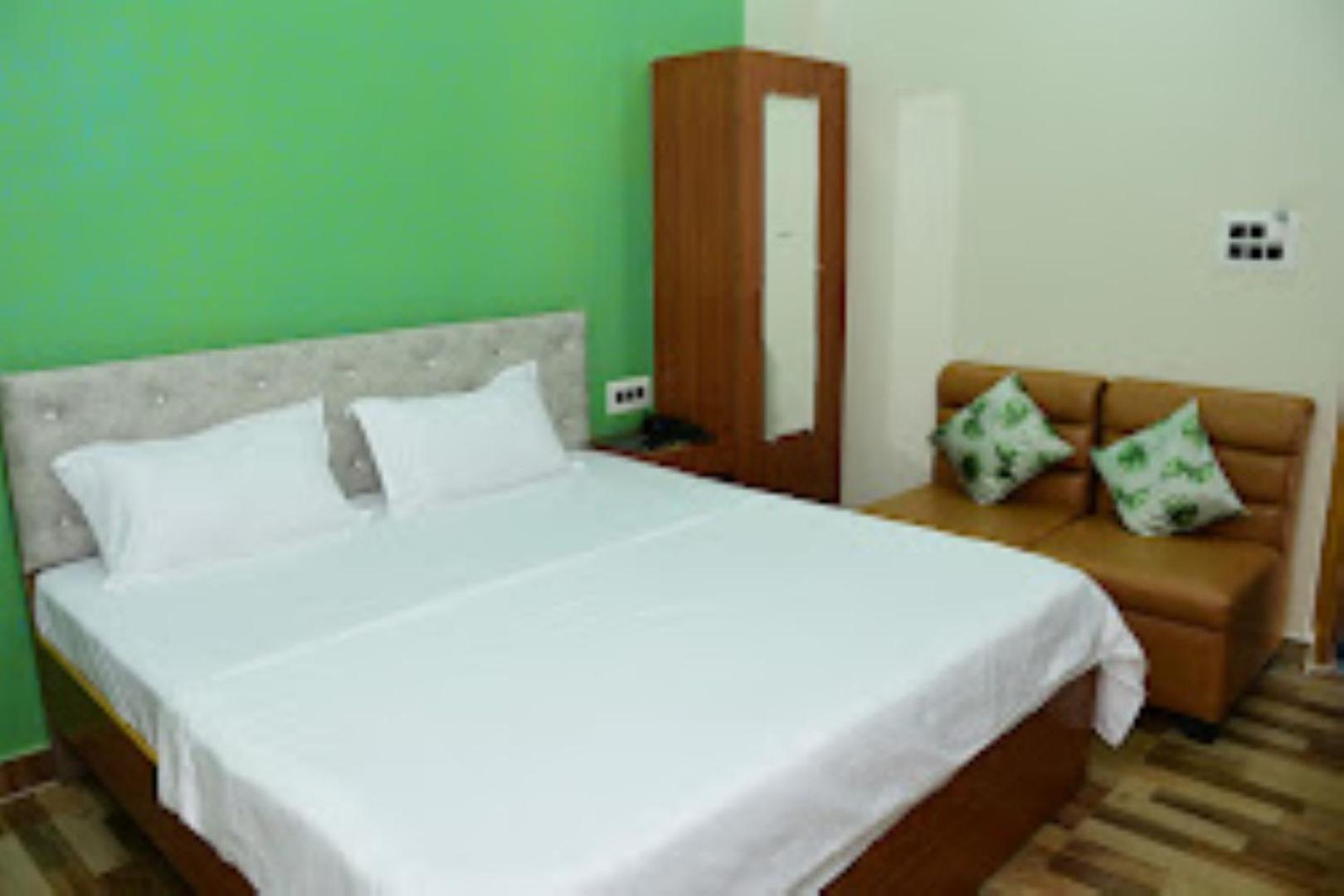 Renu Paradise , Ayodhya Hotel Exterior photo