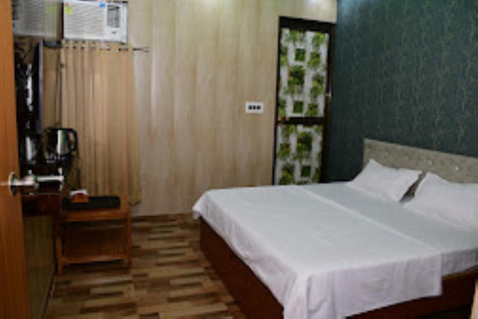Renu Paradise , Ayodhya Hotel Exterior photo